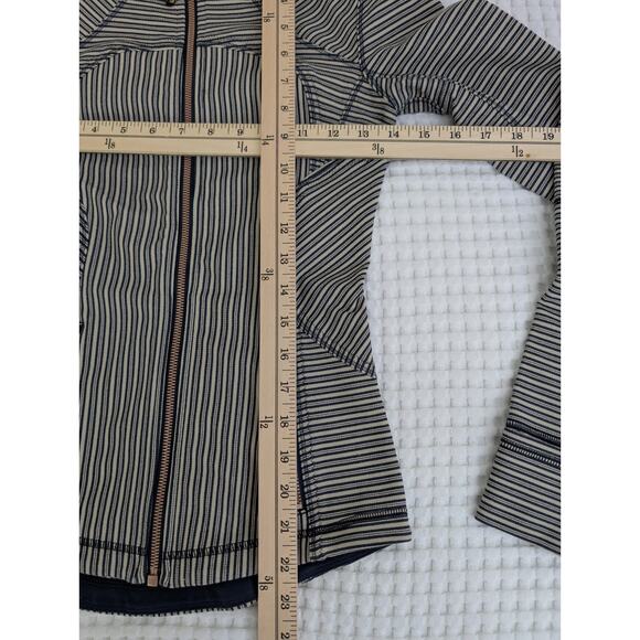 lululemon forme jacket II - Picture 13 of 13